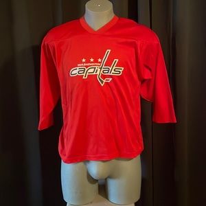 Kamari Men’s Washington Capitals hockey jersey size large X large